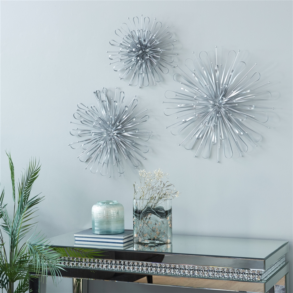 Grayson Lane 16-in X 20-in X 24-in Silver Metal Contemporary Wall Decor - Set Of 3 3 Grayson Lane 16-in X 20-in X 24-in Silver Metal Contemporary Wall Decor - Set Of 3 - Image 3